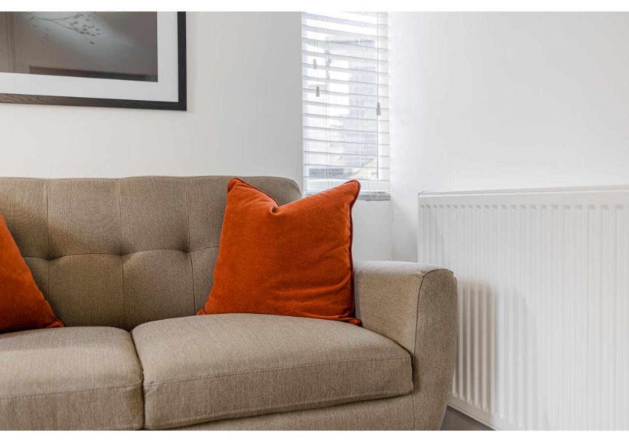 Cozy And Stylish 2 Bedroom Flat In Greater London Exterior foto